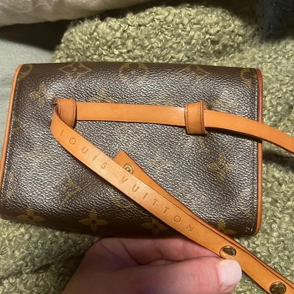 Louis Vuitton vintage fanny pack - Picture 2 of 3